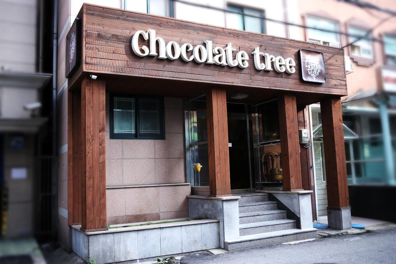 Chocolate Tree Sinchon Hotel Seúl Exterior foto
